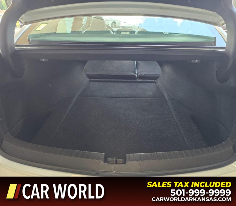 Acura TLX Vehicle Full-screen Gallery Image 14