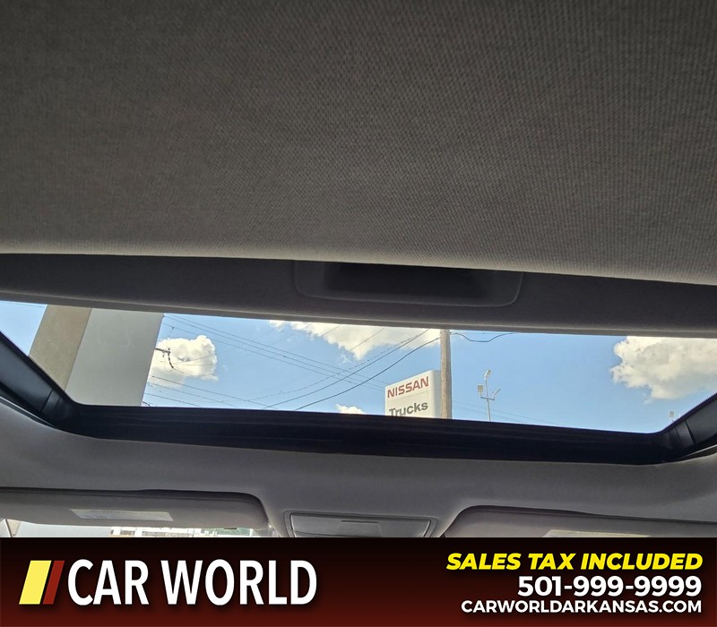 Acura TLX Vehicle Full-screen Gallery Image 19
