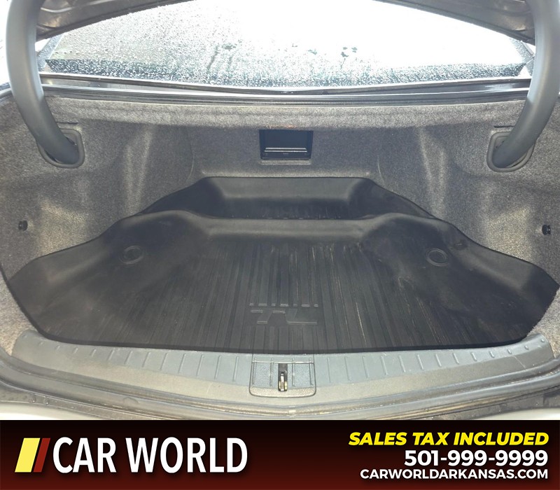 Acura TL Vehicle Full-screen Gallery Image 13