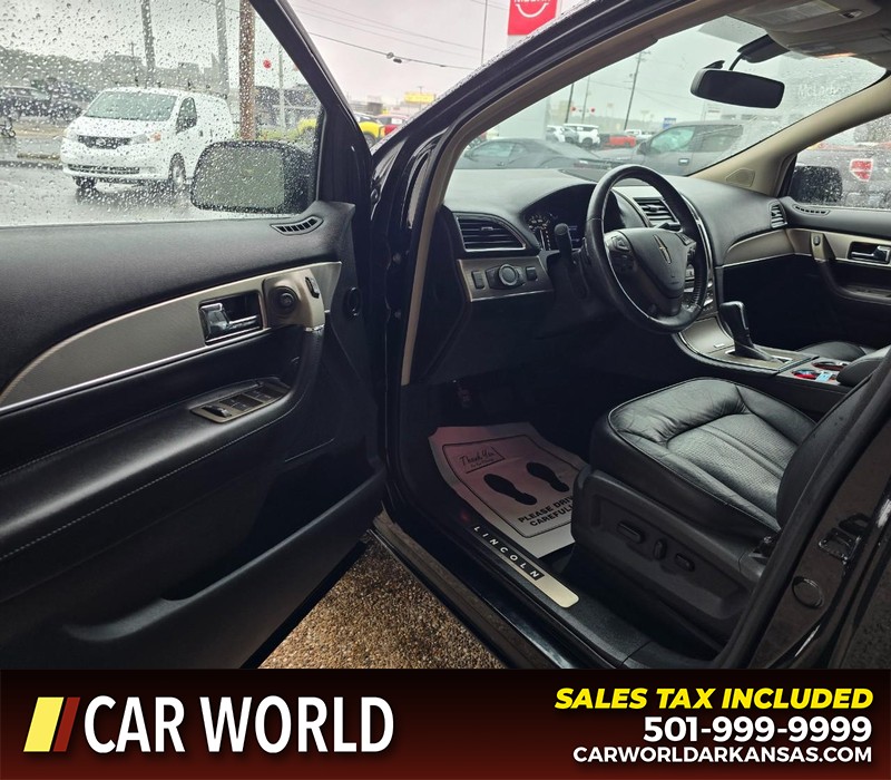 Lincoln MKX Vehicle Full-screen Gallery Image 7