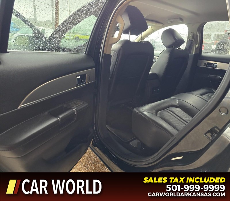 Lincoln MKX Vehicle Full-screen Gallery Image 9