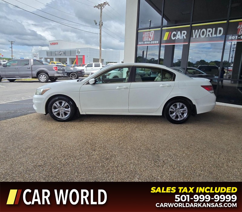 Honda Accord Sedan Vehicle Full-screen Gallery Image 4