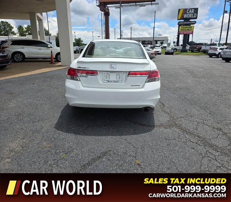 Honda Accord Sedan Vehicle Full-screen Gallery Image 5