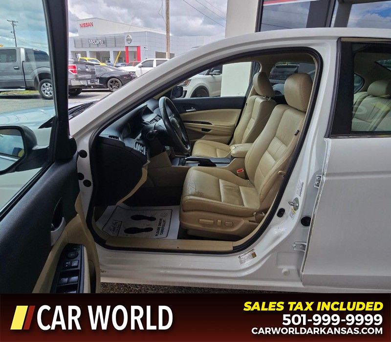 Honda Accord Sedan Vehicle Full-screen Gallery Image 8