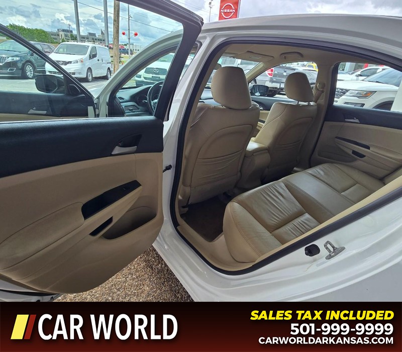 Honda Accord Sedan Vehicle Full-screen Gallery Image 9