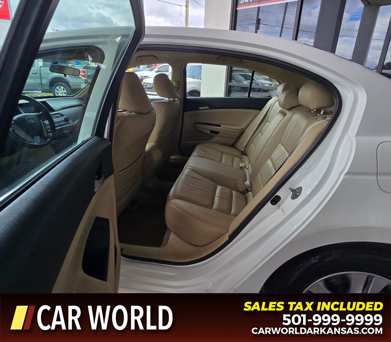 Honda Accord Sedan Vehicle Full-screen Gallery Image 10