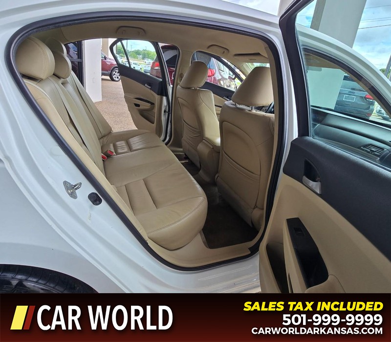 Honda Accord Sedan Vehicle Full-screen Gallery Image 12