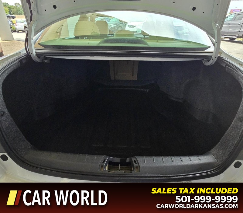 Honda Accord Sedan Vehicle Full-screen Gallery Image 13