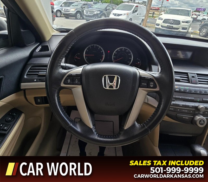 Honda Accord Sedan Vehicle Full-screen Gallery Image 14