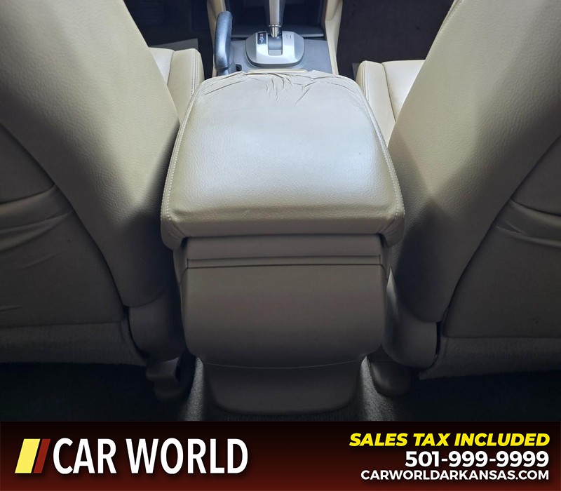 Honda Accord Sedan Vehicle Full-screen Gallery Image 18