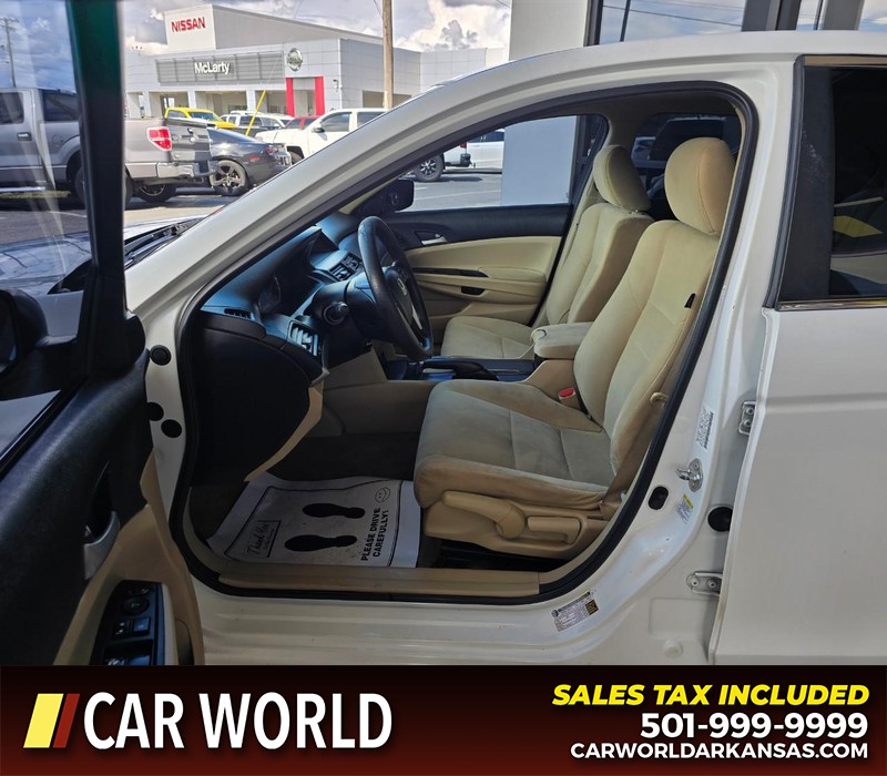 Honda Accord Sedan Vehicle Full-screen Gallery Image 8