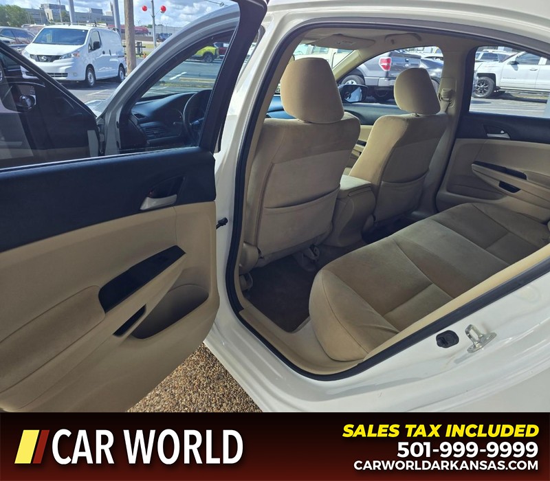 Honda Accord Sedan Vehicle Full-screen Gallery Image 9
