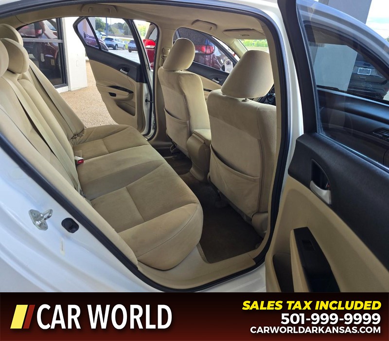 Honda Accord Sedan Vehicle Full-screen Gallery Image 12