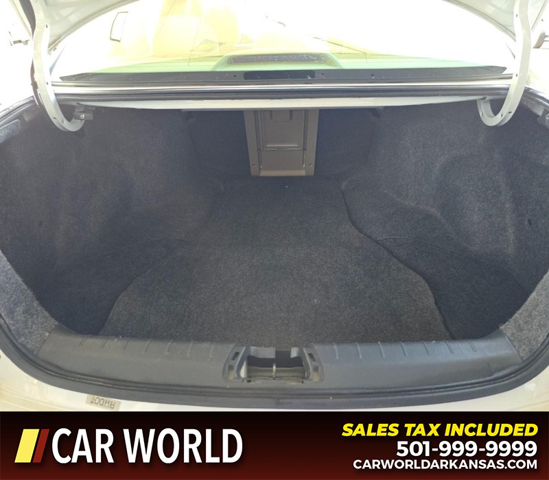 Honda Accord Sedan Vehicle Full-screen Gallery Image 13