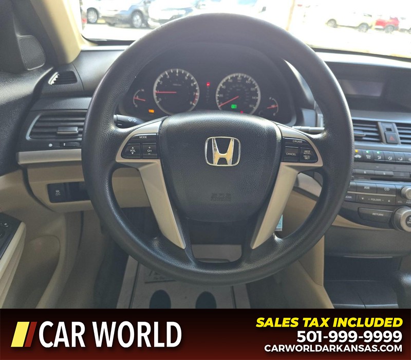 Honda Accord Sedan Vehicle Full-screen Gallery Image 14