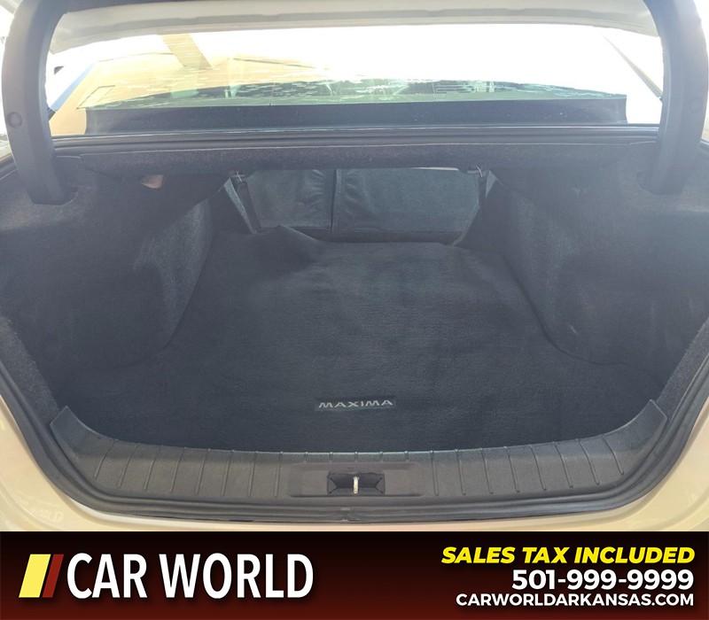 Nissan Maxima Vehicle Full-screen Gallery Image 14