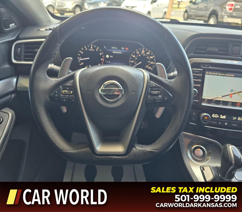 Nissan Maxima Vehicle Full-screen Gallery Image 15