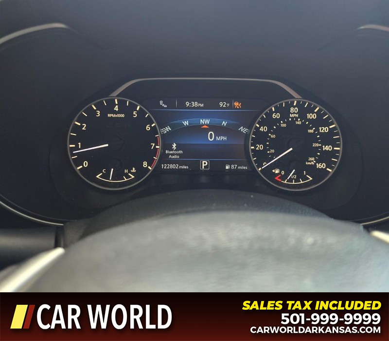 Nissan Maxima Vehicle Full-screen Gallery Image 17