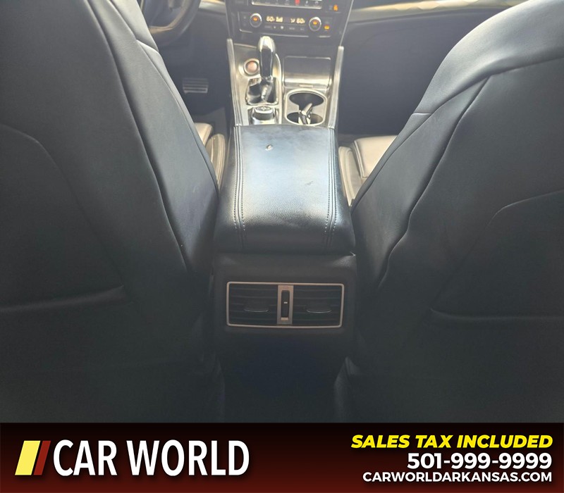 Nissan Maxima Vehicle Full-screen Gallery Image 19