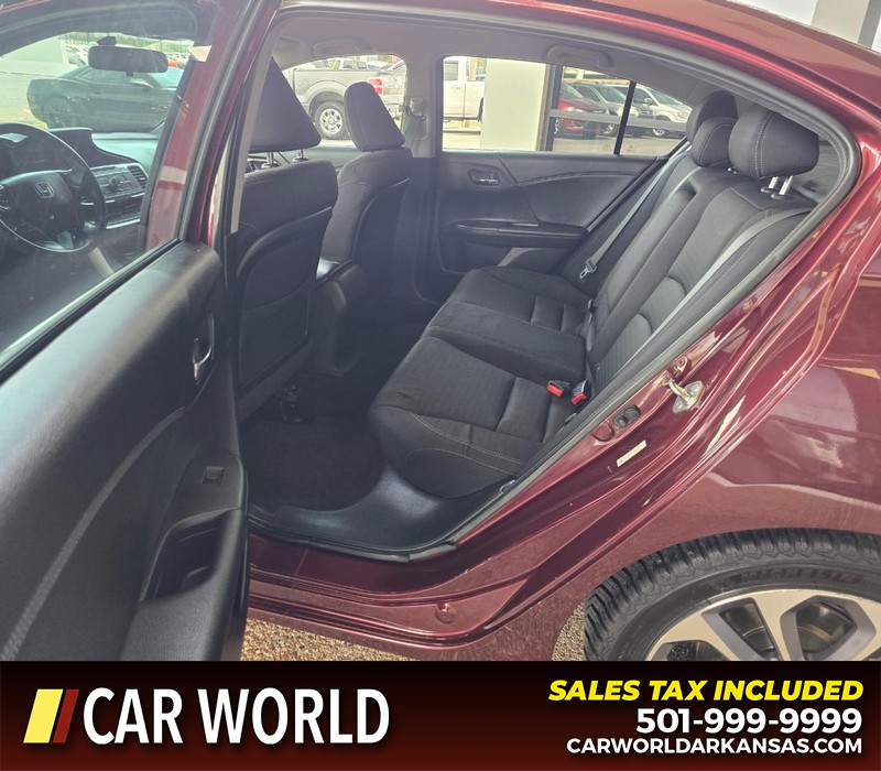 Honda Accord Sedan Vehicle Full-screen Gallery Image 10