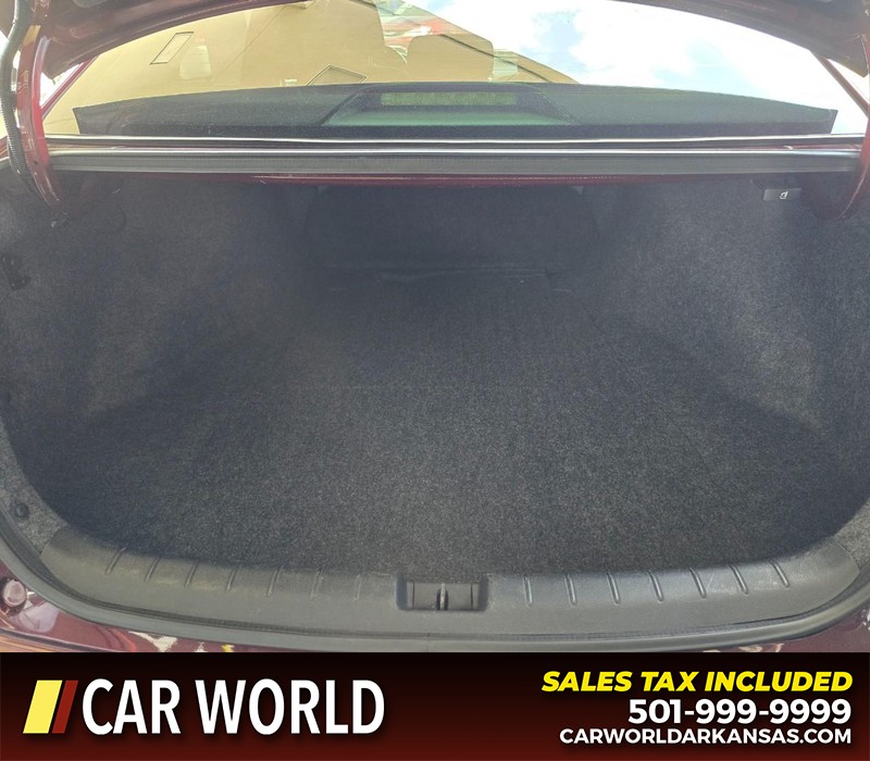 Honda Accord Sedan Vehicle Full-screen Gallery Image 13