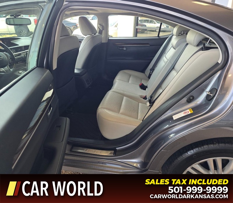 Lexus ES 350 Vehicle Full-screen Gallery Image 10
