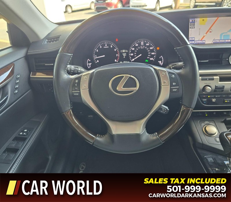 Lexus ES 350 Vehicle Full-screen Gallery Image 14