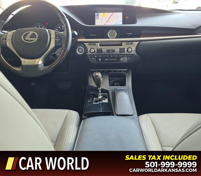 Lexus ES 350 Vehicle Full-screen Gallery Image 17