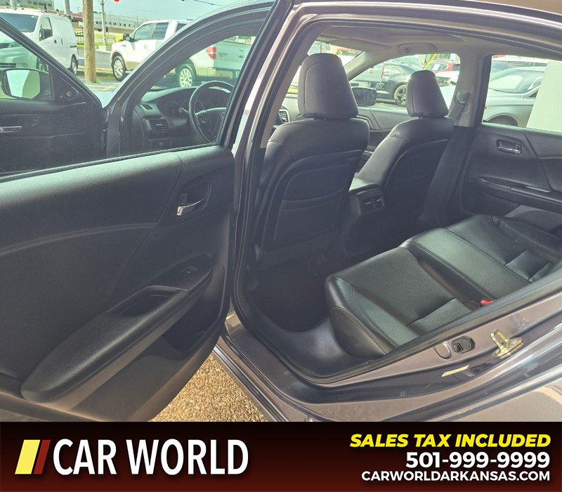 Honda Accord Sedan Vehicle Full-screen Gallery Image 9