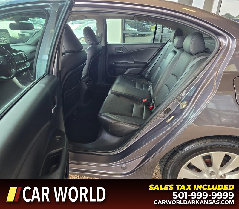 Honda Accord Sedan Vehicle Full-screen Gallery Image 10