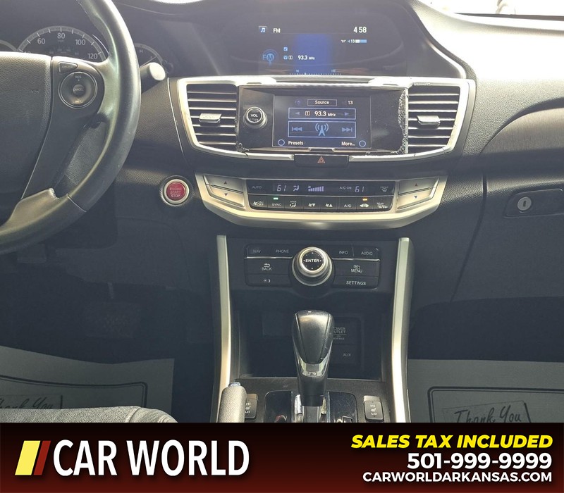 Honda Accord Sedan Vehicle Full-screen Gallery Image 17