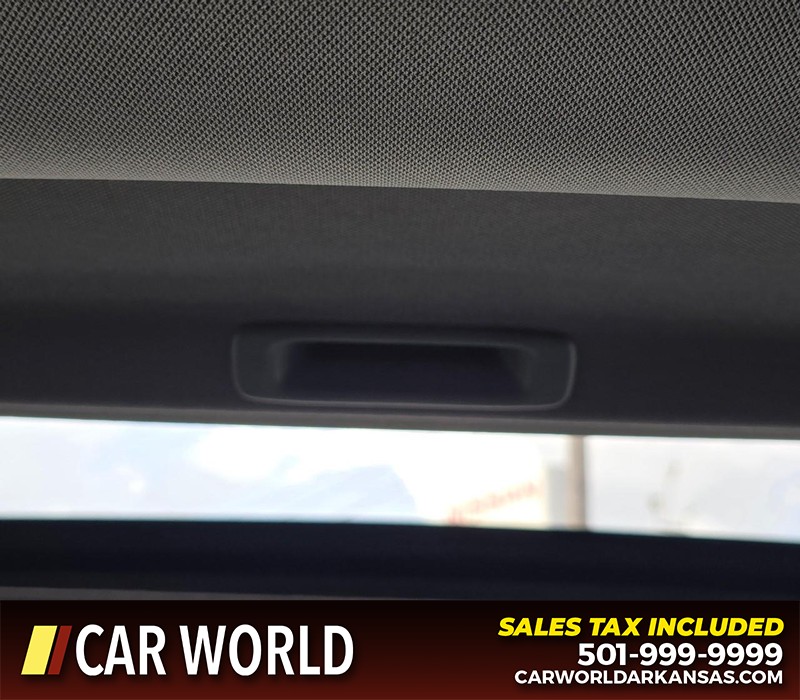Honda Accord Sedan Vehicle Full-screen Gallery Image 18
