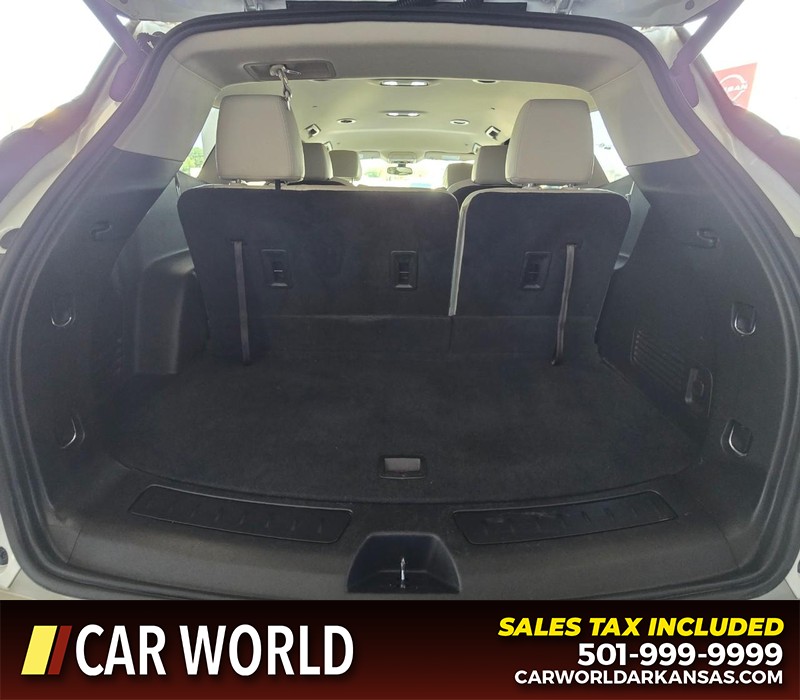 Buick Enclave Vehicle Full-screen Gallery Image 14