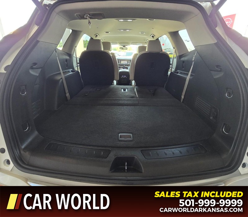 Buick Enclave Vehicle Full-screen Gallery Image 15