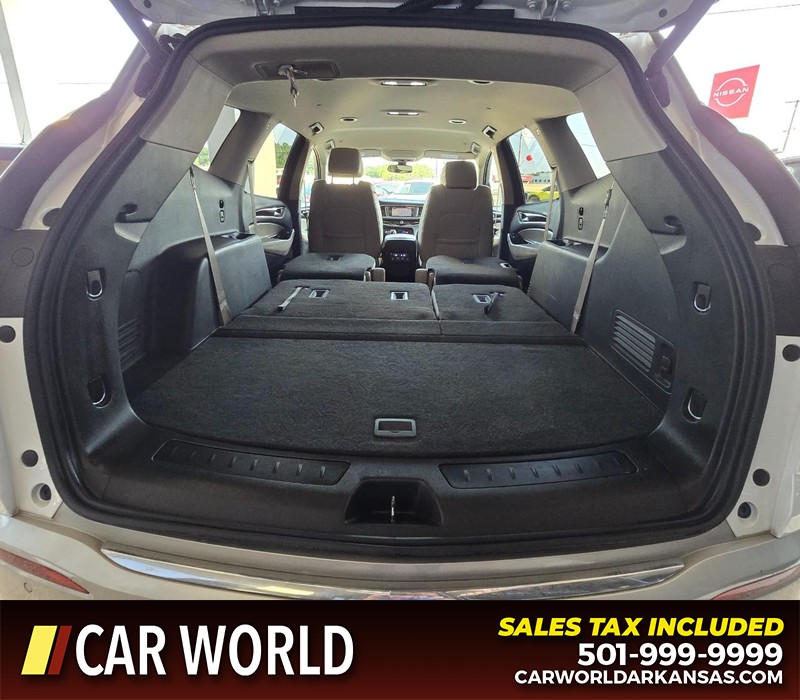 Buick Enclave Vehicle Full-screen Gallery Image 16