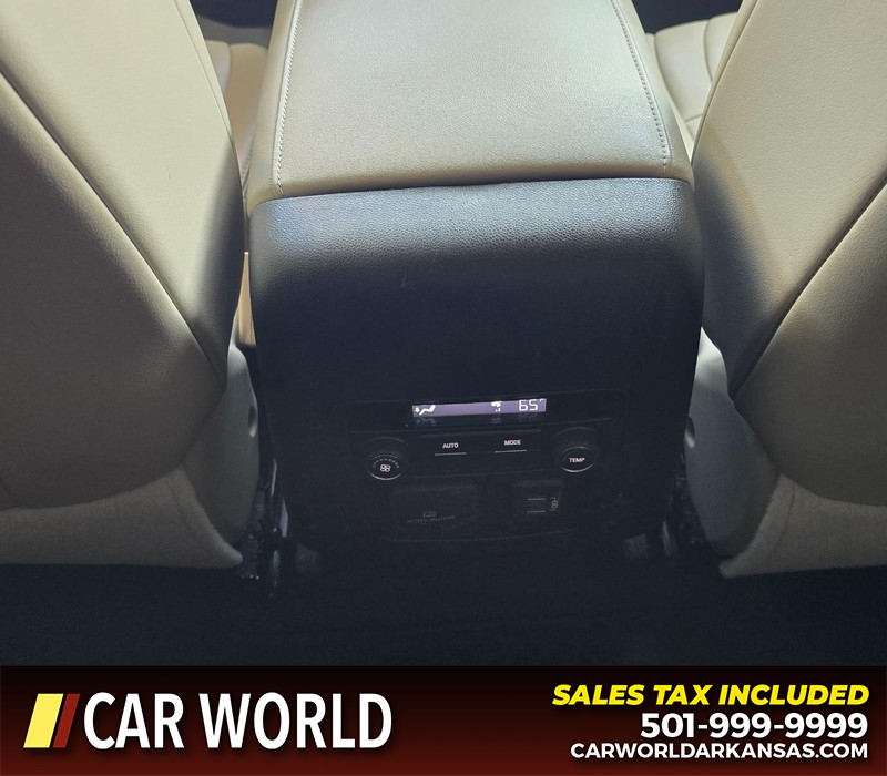 Buick Enclave Vehicle Full-screen Gallery Image 21