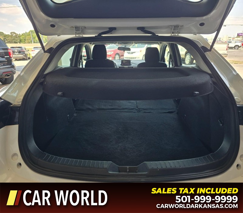 Mazda Mazda3 Hatchback Vehicle Full-screen Gallery Image 14