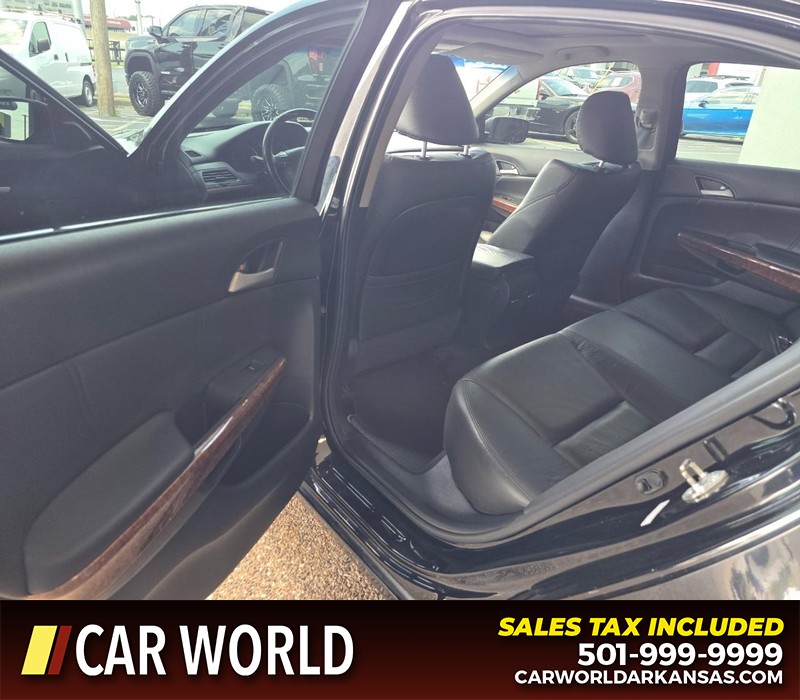 Honda Accord Sedan Vehicle Full-screen Gallery Image 9