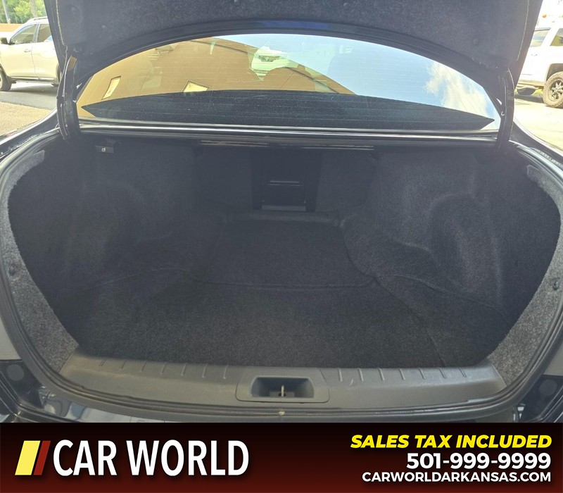 Honda Accord Sedan Vehicle Full-screen Gallery Image 13