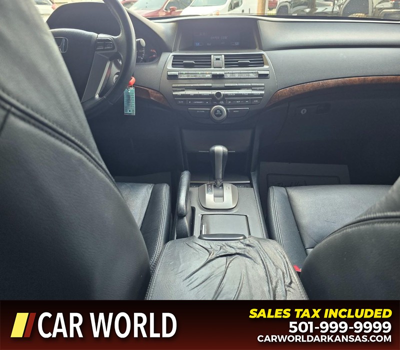 Honda Accord Sedan Vehicle Full-screen Gallery Image 18