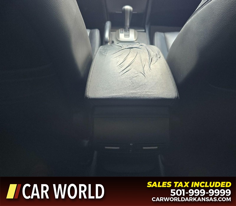 Honda Accord Sedan Vehicle Full-screen Gallery Image 20