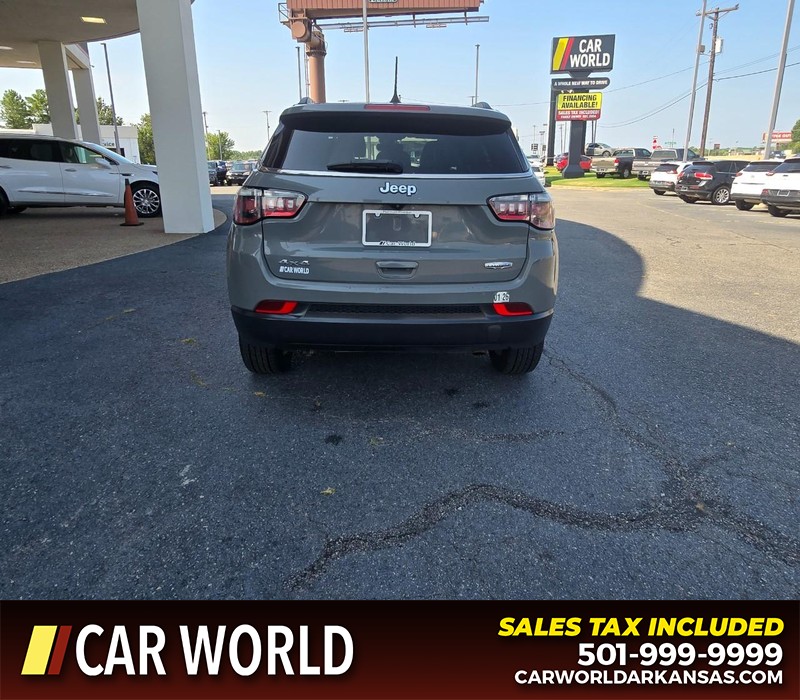Jeep Compass Vehicle Full-screen Gallery Image 5