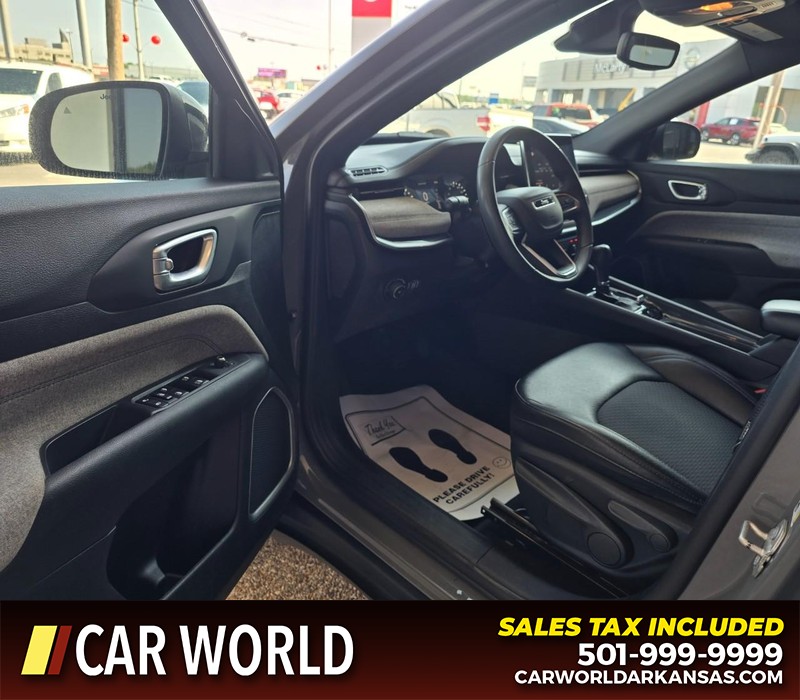 Jeep Compass Vehicle Full-screen Gallery Image 7