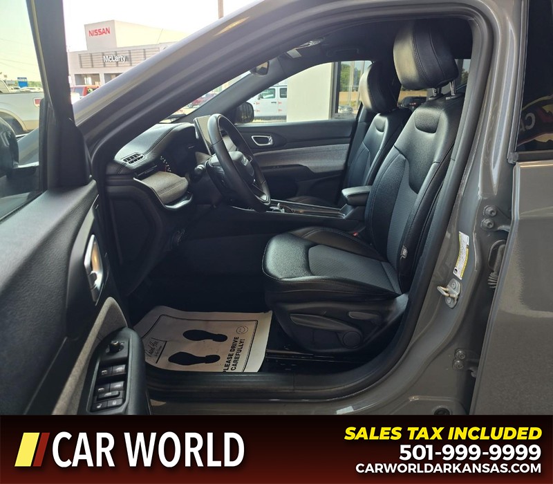 Jeep Compass Vehicle Full-screen Gallery Image 8