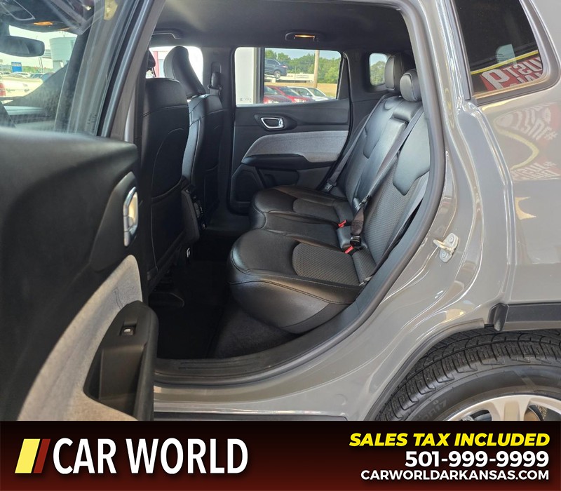 Jeep Compass Vehicle Full-screen Gallery Image 10
