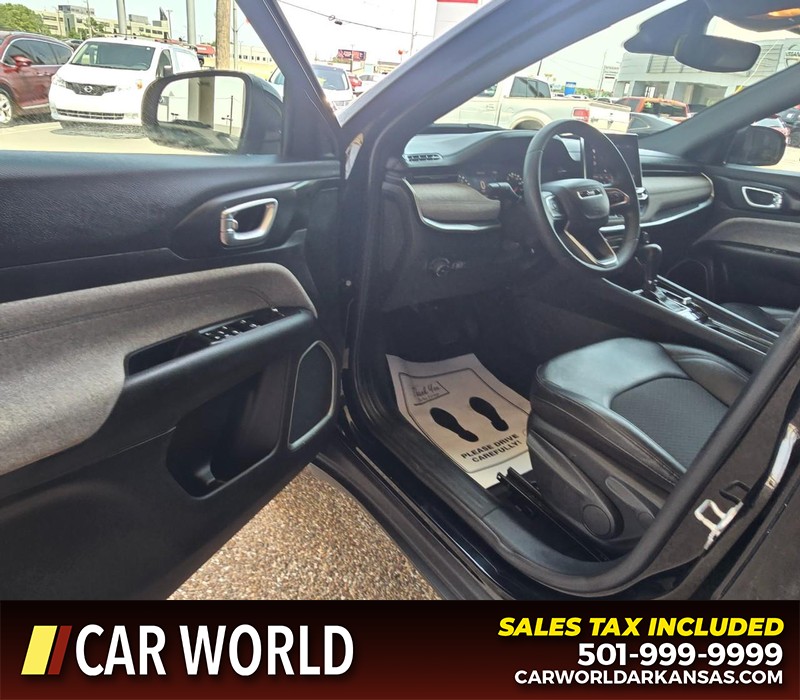 Jeep Compass Vehicle Full-screen Gallery Image 7