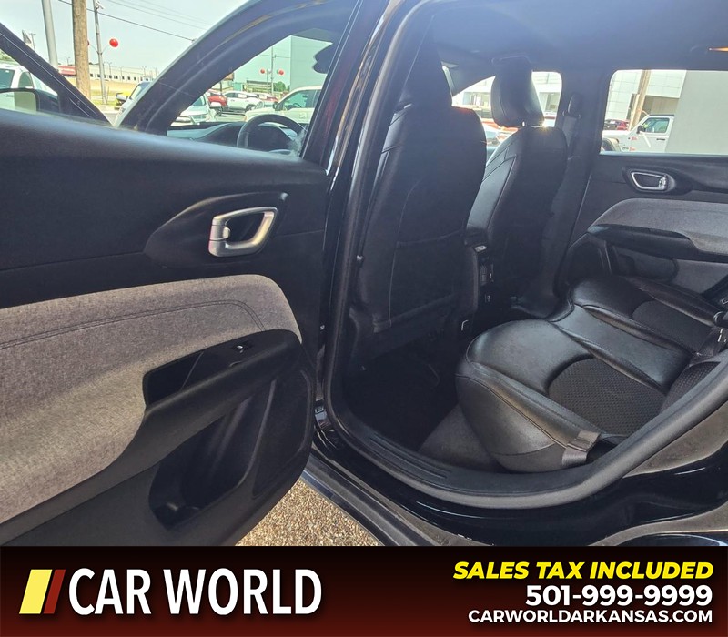 Jeep Compass Vehicle Full-screen Gallery Image 9