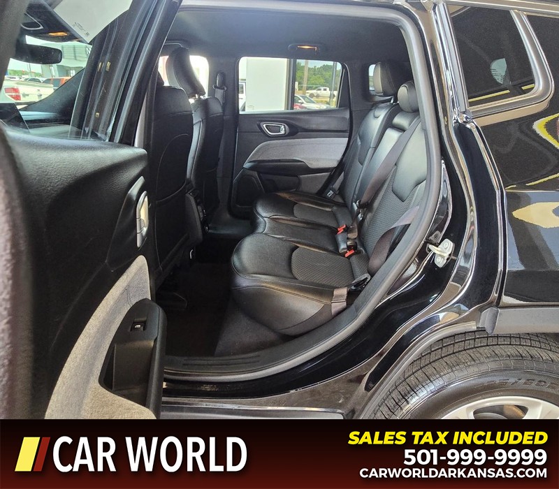Jeep Compass Vehicle Full-screen Gallery Image 10