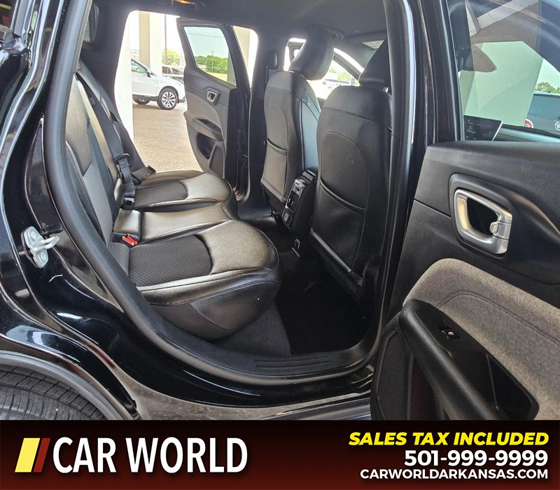 Jeep Compass Vehicle Full-screen Gallery Image 12