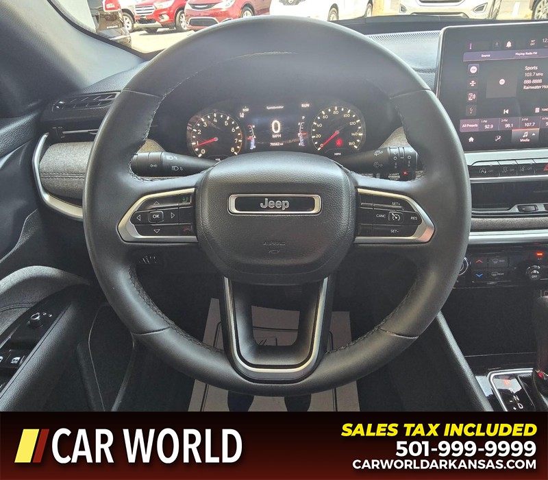 Jeep Compass Vehicle Full-screen Gallery Image 15